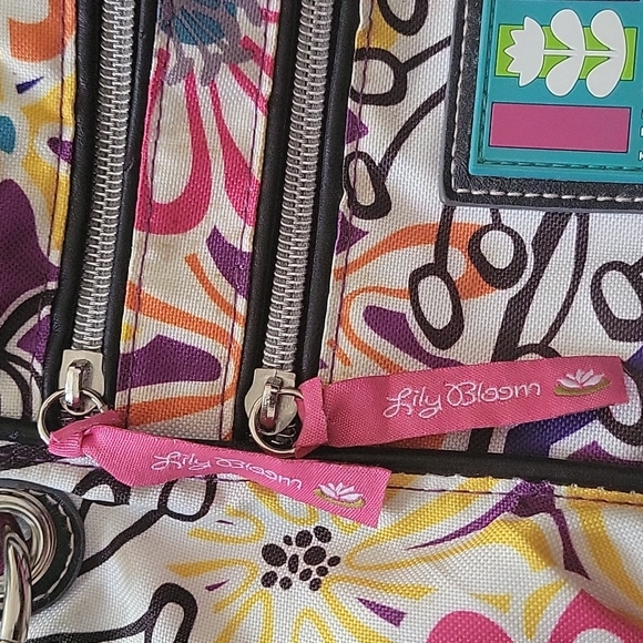 Lily Bloom Floral Kyra Ring Crossbody Bag - Picture 3 of 14